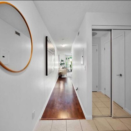 Cn Tower View With Free Parking, Pool, & More Amenities Торонто Экстерьер фото